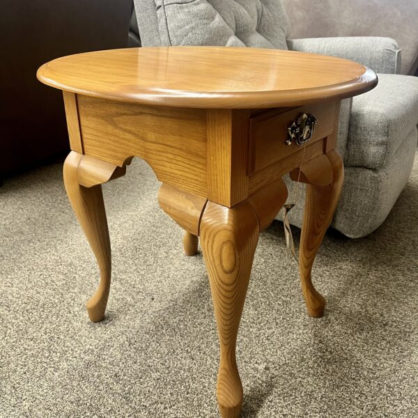 Leister Honey Oak Oval End Table - Image 2