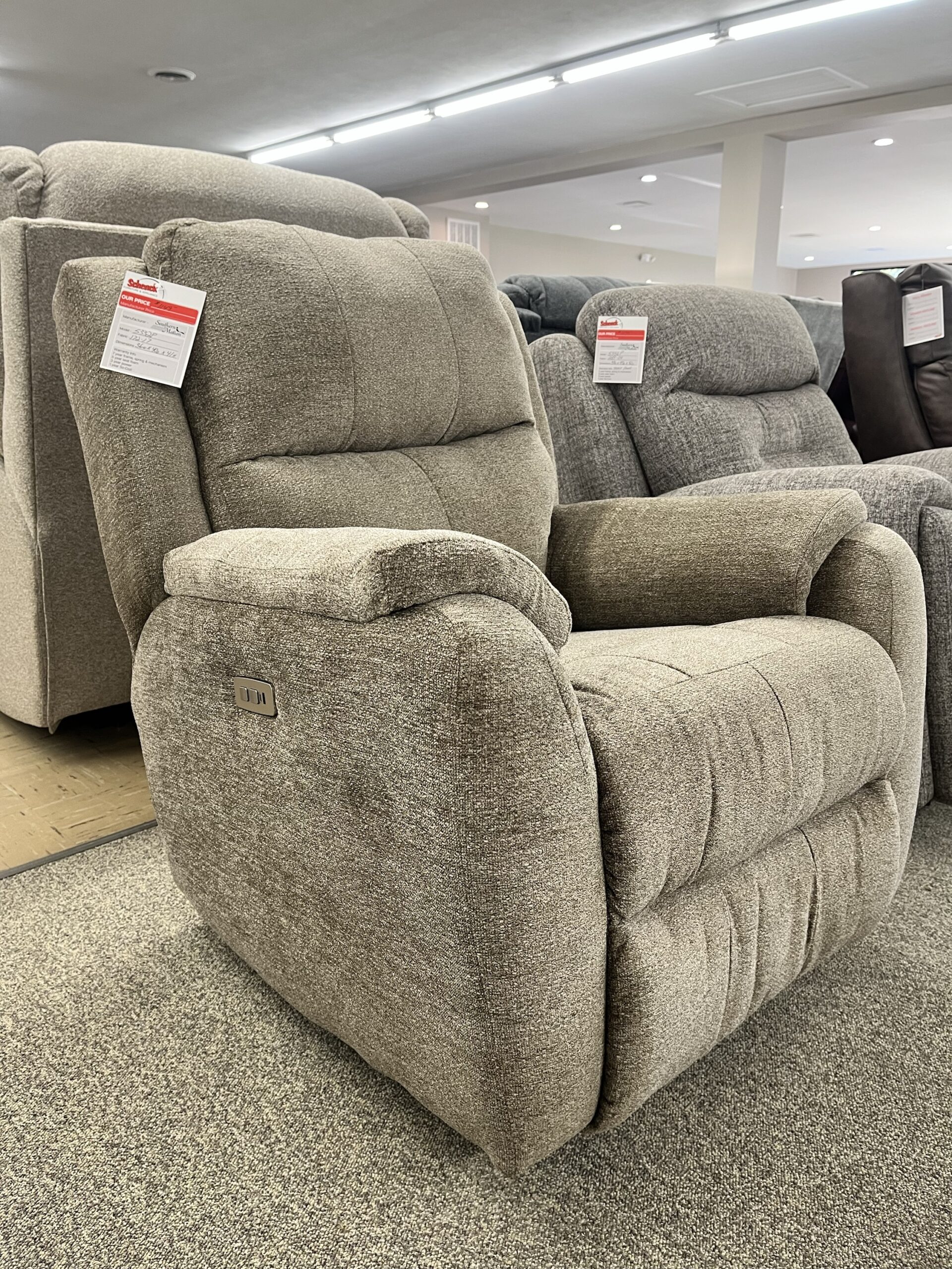 Southern Motion 5332P Power Rocker Recliner - Image 2